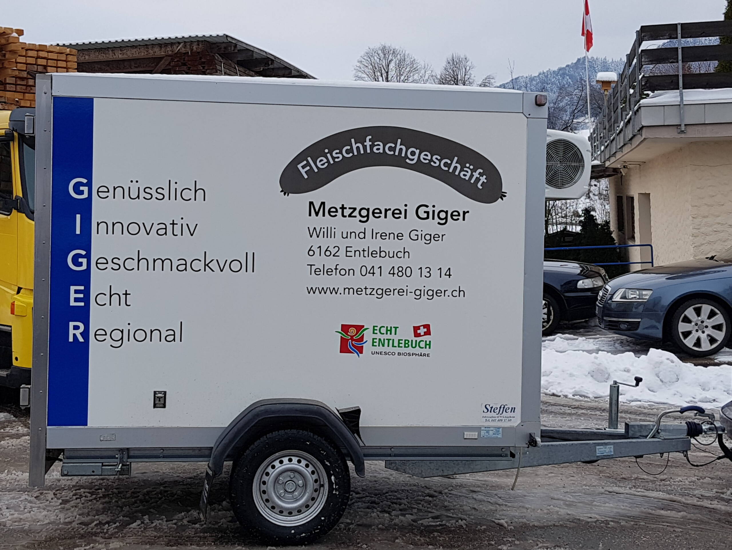 kuehlanhaenger.jpg kuehlanhaenger.jpg